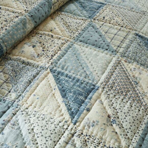 Pottery Barn Ellis Reversible Quilt Bedding Blue Beige Patchwork King Cal NEW - Picture 2 of 7